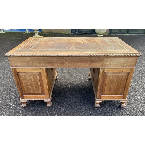 189 - A LARGE MAHOGANY PEDESTAL DESK, with tooled leather top, gadrooned edge, over 3 frieze drawers on a ... 