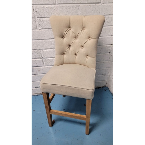 191 - A VERY GOOD QUALITY PAIR OF TALL KITCHEN ISLAND CHAIRS, with button back upholstered seats, raised o... 