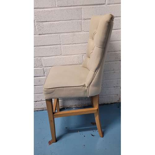 191 - A VERY GOOD QUALITY PAIR OF TALL KITCHEN ISLAND CHAIRS, with button back upholstered seats, raised o... 