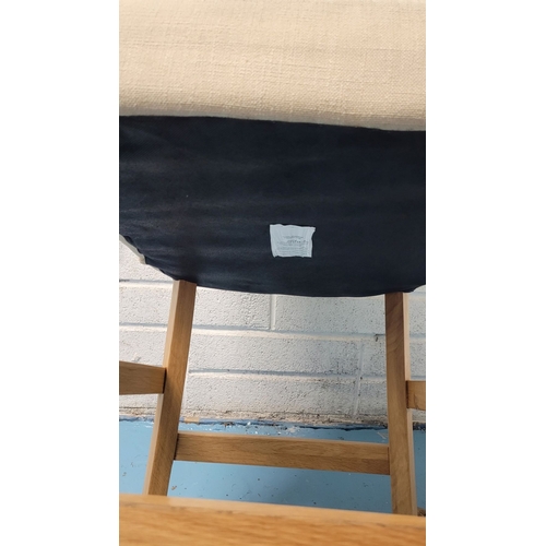 191 - A VERY GOOD QUALITY PAIR OF TALL KITCHEN ISLAND CHAIRS, with button back upholstered seats, raised o... 