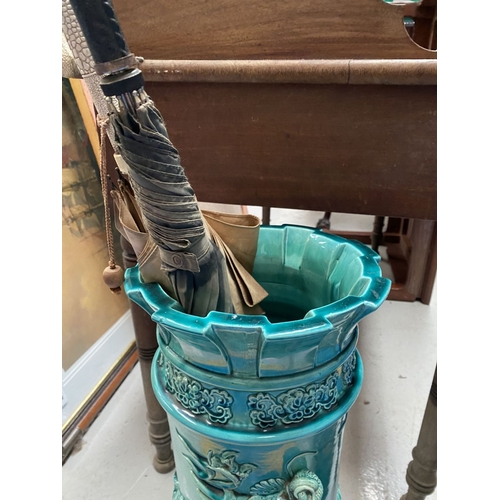 200 - AN EXCELLENT TURQUOISE GLAZED DRAGON UMBRELLA STAND, highly decorative piece with shaped rim above f... 