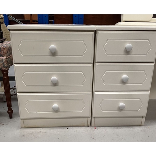 260 - A SIX DRAWER VANITY/DRESSING TABLE ALONG WITH PAIR OF BEDSIDE LOCKERS, with three panelled mirror to... 