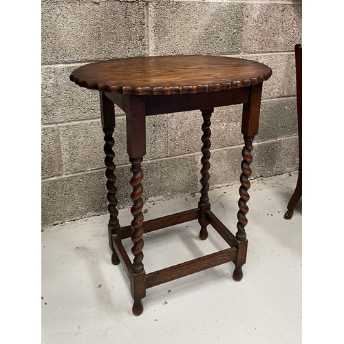 272 - AN OAK BOBBIN TURNED SIDE/OCCASSIONAL TABLE, the oval top with scalloped edges, standing on barley t... 