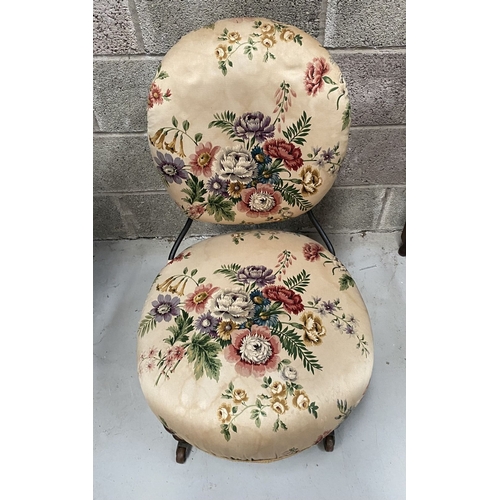 277 - A FINE FLORAL UPHOLSTERED NURSING CHAIR, with floral upholstered back rest and seat, resting on turn... 