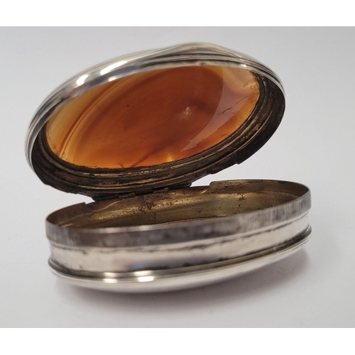 74 - A LATE 18TH CENTURY GEORGIAN OVAL SHAPED AGATE TOPPED SILVER BOX, circa 1770. With reed detail to th... 