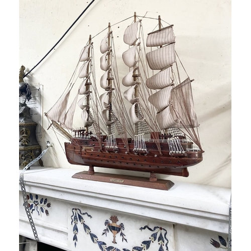 96 - AN EXCELLENT VINTAGE SHIP MODEL, of the 18th Century Spanish ‘Confection’, expertly made with label ... 