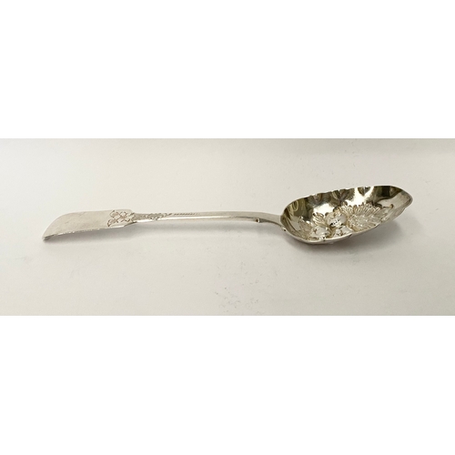 77 - A GEORGE IV DECORATIVE SILVER SERVING SPOON, with embossed berry motif to bowl with scalloped rim, a... 