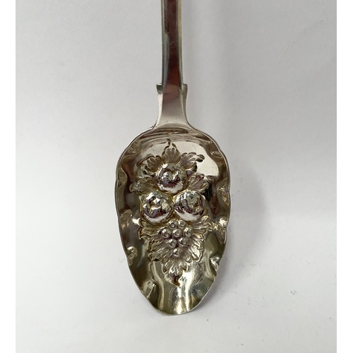 77 - A GEORGE IV DECORATIVE SILVER SERVING SPOON, with embossed berry motif to bowl with scalloped rim, a... 