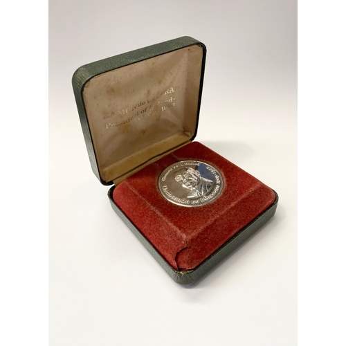 148 - A COMMEMORATIVE EAMON DE VALERA IRISH SILVER MEDALLION, featuring embossed de Valera bust on obverse... 