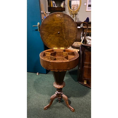 320 - A FINE 19TH CENTURY SEWING/WORKS TABLE, this Victorian trumpet work/sewing table has a round top wit... 