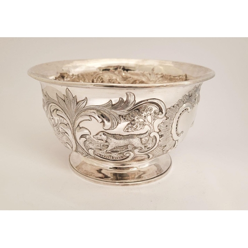 28 - A VERY FINELY CRAFTED MID 19TH CENTURY IRISH SILVER CENTRE BOWL, decorated with beautiful chased det... 