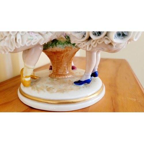 124 - A VINTAGE IRISH DRESDEN WARE ORNAMENT: RING AROUND THE ROSIE, beautifully made Irish Dresden piece. ... 