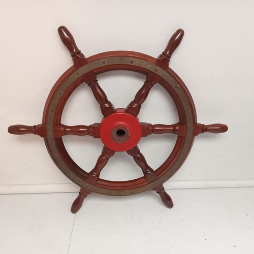 33 - A VERY GOOD VINTAGE WOODEN SHIPS WHELL WITH BRASS MOUNTS, lovely turned handles. In excellent condit... 