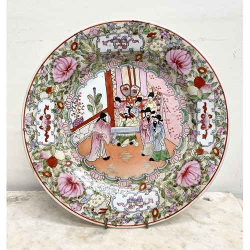 17 - A LARGE CHINESE FAMILLE ROSE MEDALLION PLATE, Qianlong period. Finely decorated with hand painted pa... 