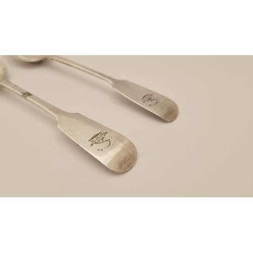 47 - A PAIR OF EARLY 19TH CENTURY IRISH – CORK – SILVER TEASPOONS, circa 1810 of fiddle shape; the tips e... 