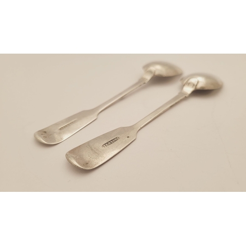 47 - A PAIR OF EARLY 19TH CENTURY IRISH – CORK – SILVER TEASPOONS, circa 1810 of fiddle shape; the tips e... 