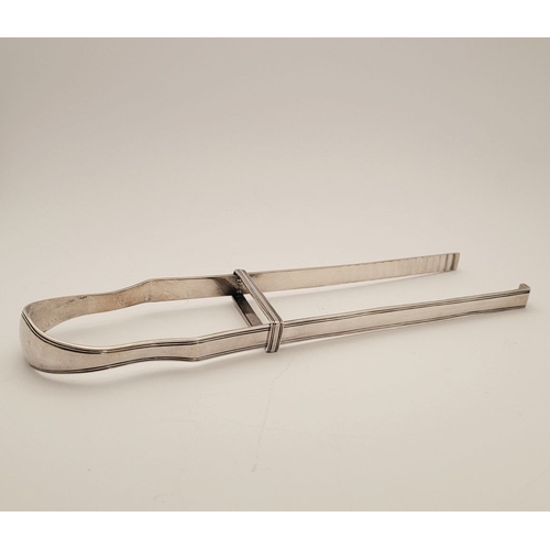 54 - AN IRISH LATE 18TH CENTURY SILVER ASPARAGUS TONGS, by Benjamin Tait. Hallmark to the inside of the c... 