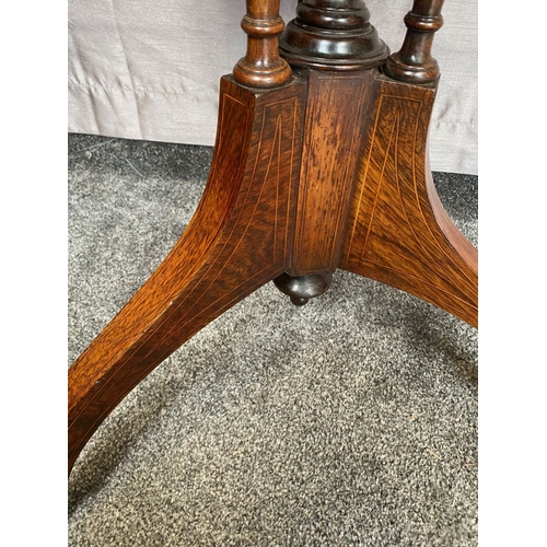 61 - A GOOD QUALITY CIRCULAR ROSEWOOD INLAID TABLE, the circular top with beautiful inlay to centre and b... 