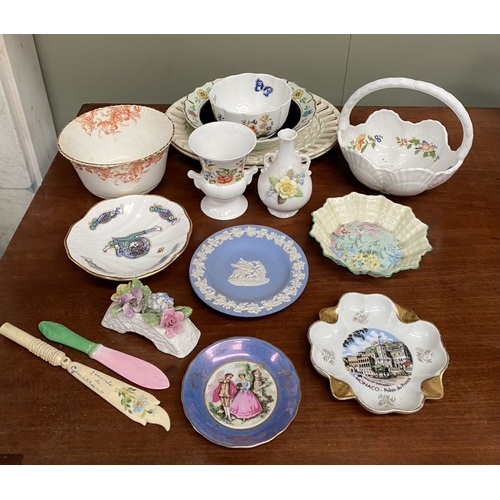 292 - A LARGE PORCELAIN/TABLEWARE COLLECTION TO INCLUDE, (i) Shelley England fine bone China dish, (ii) Fa... 