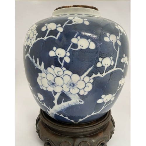 2 - A LATE QING DYNASTY CHINESE BLUE AND WHITE GINGER JAR WITH STAND, ginger jar of bulbous form, painte... 