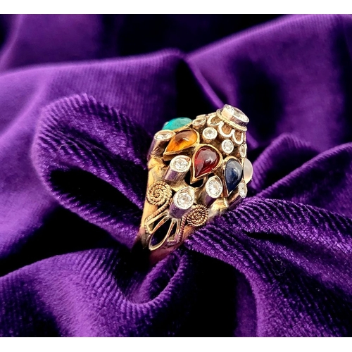 23 - A FANTASTIC VINTAGE 14CT GOLD ‘PRINCESS’ COCKTAIL RING, a really eye-catching vintage ring mid-20th ... 