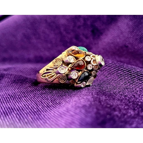 23 - A FANTASTIC VINTAGE 14CT GOLD ‘PRINCESS’ COCKTAIL RING, a really eye-catching vintage ring mid-20th ... 