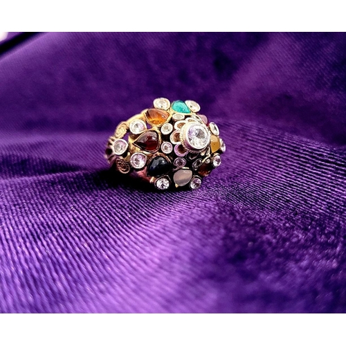 23 - A FANTASTIC VINTAGE 14CT GOLD ‘PRINCESS’ COCKTAIL RING, a really eye-catching vintage ring mid-20th ... 