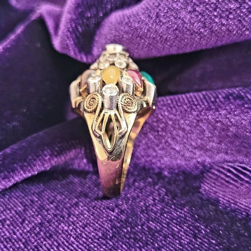 23 - A FANTASTIC VINTAGE 14CT GOLD ‘PRINCESS’ COCKTAIL RING, a really eye-catching vintage ring mid-20th ... 