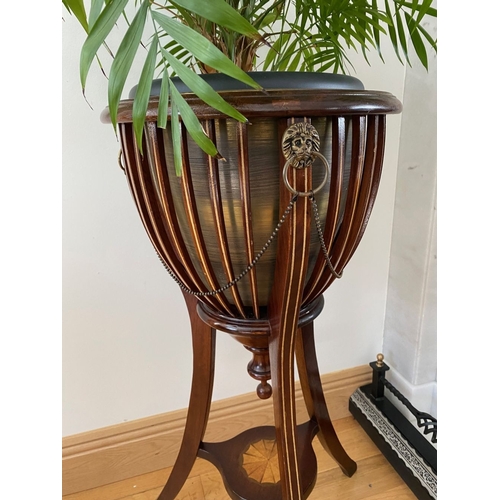 33 - A VERY FINE MAHOGANY INLAID REGENCY STYLE BASKET JARDINIERE STAND, with a liner, the slated tapered ... 