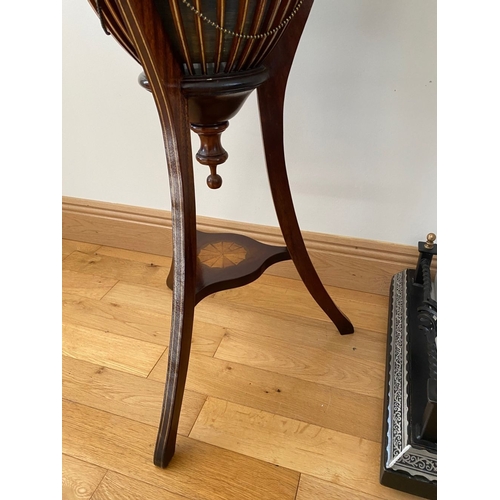 33 - A VERY FINE MAHOGANY INLAID REGENCY STYLE BASKET JARDINIERE STAND, with a liner, the slated tapered ... 