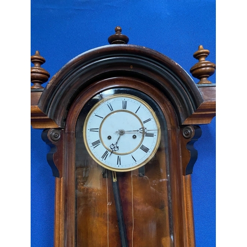 34 - AN EXCELLENT WALNUT VIENNA WALL CLOCK, the roman numeral dial with brass bezel behind arched glass c... 