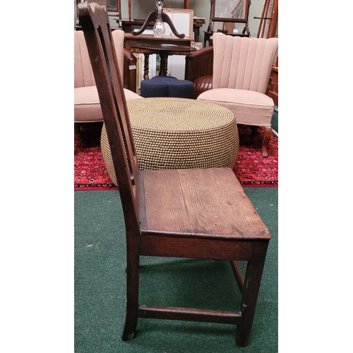 43 - AN 18TH CENTURY GEORGIAN COUNTRY HOME CHAIR, with shaped crest rail and an urn shaped splat back hel... 