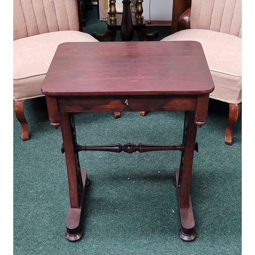 67 - A VERY GOOD QUALITY ROSEWOOD REGENCY STYLE LAMP / OCCASSIONAL TABLE, the table has a single dovetail... 