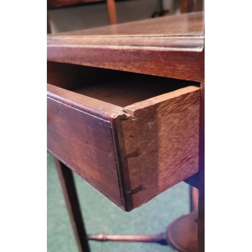 70 - A VERY FINE GEORGIAN TALL MAHOGANY NIGHTSTAND / LAMP TABLE, former washstand, the tabletop can be re... 