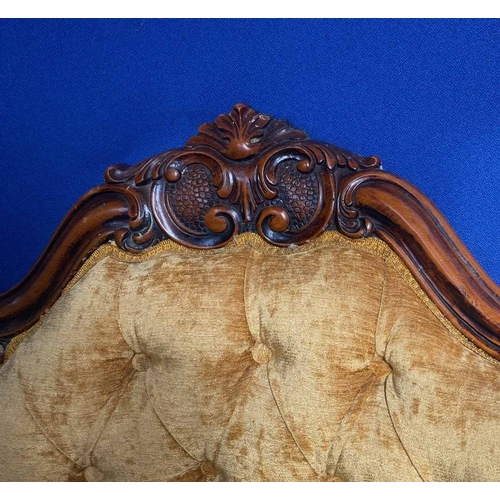 36 - A GOOD QUALITY VICTORIAN MAHOGANY FRAMED BUTTON BACKED TWO PERSON COUCH, with a serpentine shaped ba... 