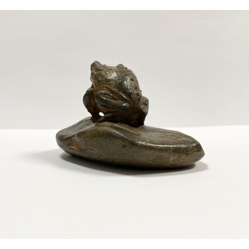 103 - PIERRE CHENET FOUNDRY (FRENCH, 20TH CENTURY), bronze sculpture in the form of a frog on stone, with ... 