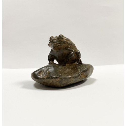 103 - PIERRE CHENET FOUNDRY (FRENCH, 20TH CENTURY), bronze sculpture in the form of a frog on stone, with ... 