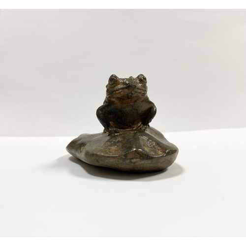 103 - PIERRE CHENET FOUNDRY (FRENCH, 20TH CENTURY), bronze sculpture in the form of a frog on stone, with ... 