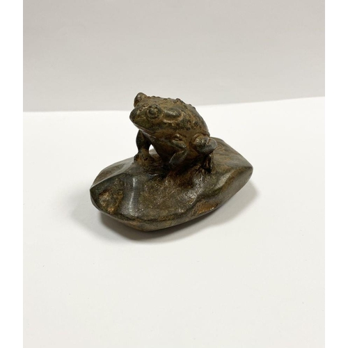 103 - PIERRE CHENET FOUNDRY (FRENCH, 20TH CENTURY), bronze sculpture in the form of a frog on stone, with ... 