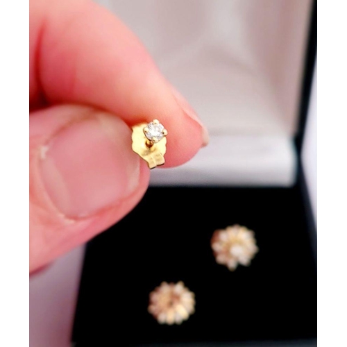 12 - A GORGEOUS PAIR OF BESPOKE 9CT YELLOW GOLD DIAMOND STARBURST PAIR OF EARRINGS / STUDS, beautiful des... 