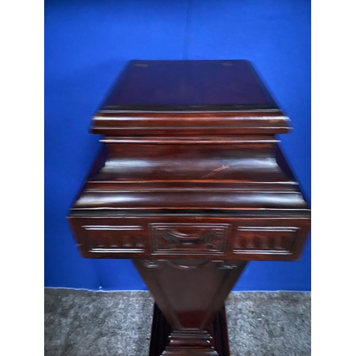 143 - AN ADAMS STYLE MAHOGANY PEDESTAL STAND, with carved details in traditional Adams style, panelled tap... 