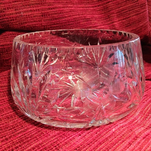 146 - A GOOD CUT GLASS DECANTER AND BOWL, the bowl with etched designs to body as well as cut glass. The d... 