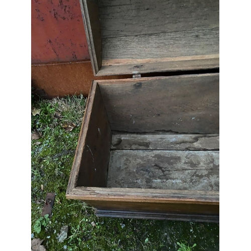 173 - AN 18TH CENTURY DOME TOPPED OAK CHEST/TRUNK, nice dome top with handles to sides and metal fittings.... 