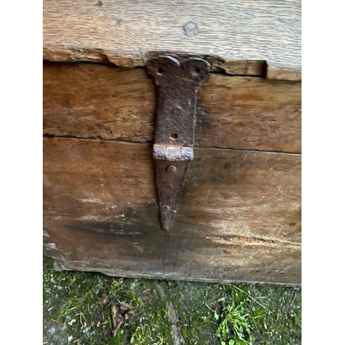 173 - AN 18TH CENTURY DOME TOPPED OAK CHEST/TRUNK, nice dome top with handles to sides and metal fittings.... 