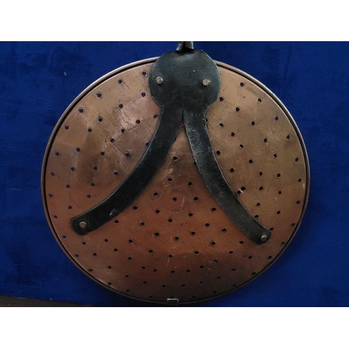 196 - A LARGE COPPER & WROUGHT IRON SKIMMER PAN, the circular pierced copper pan is held with a double pro... 