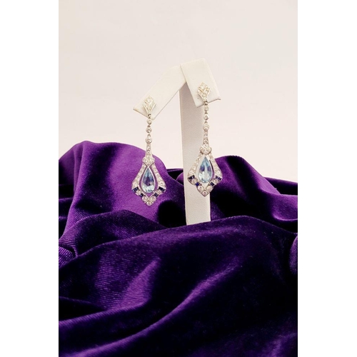 20 - A GORGEOUS PAIR OF ART DECO DIAMOND, AQUAMARINE & SAPPHIRE DROP EARRINGS, this pair really are stunn... 