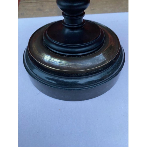 31 - A GOOD PAIR OF CLASSICAL BRONZE & MARBLE TAZZA STANDS, black marble carved bowls and circular base w... 