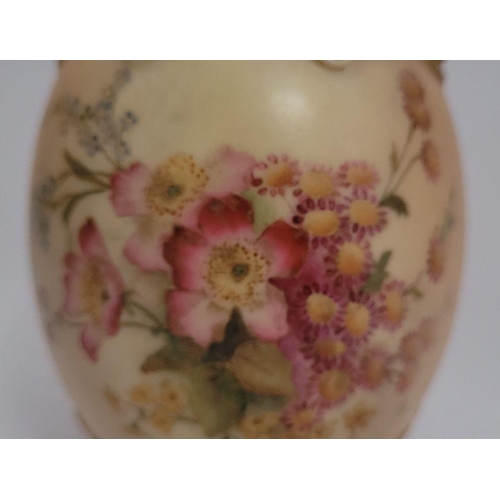 54 - A LOVELY ANTIQUE FLORAL SPRAY ROYAL WORCESTER TWIN HANDLED BOTTLE VASE, A fine example, with floral ... 