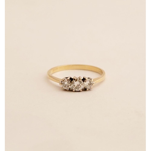 63 - A VINTAGE 18CT YELLOW GOLD THREE STONE DIAMOND RING, lovely delicate piece of vintage jewellery, wit... 