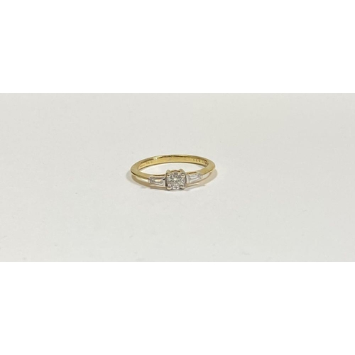 64 - A BEAUTIFUL 18CT YELLOW GOLD THREE STONE DIAMOND RING, with central brilliant round cut diamond in f... 